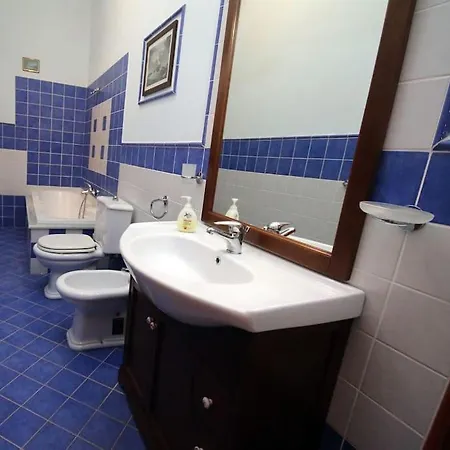 Fra Il Centro E Il Mare Daire Avola