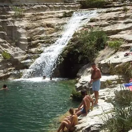 Fra Il Centro E Il Mare Daire *
