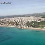 Fra Il Centro E Il Mare Apartament
