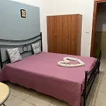 Fra Il Centro E Il Mare *