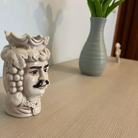 Fra Il Centro E Il Mare * Avola