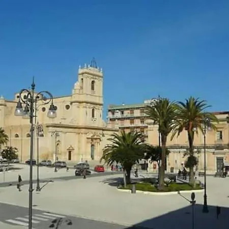 Fra Il Centro E Il Mare