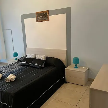 Fra Il Centro E Il Mare Avola