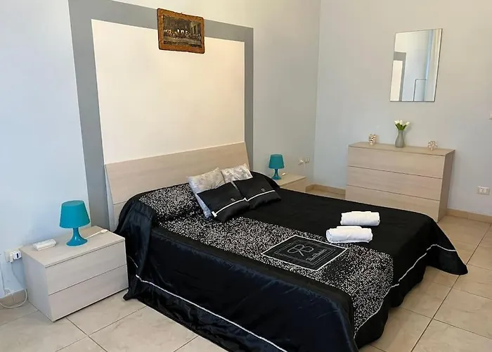 Fra Il Centro E Il Mare Apartment